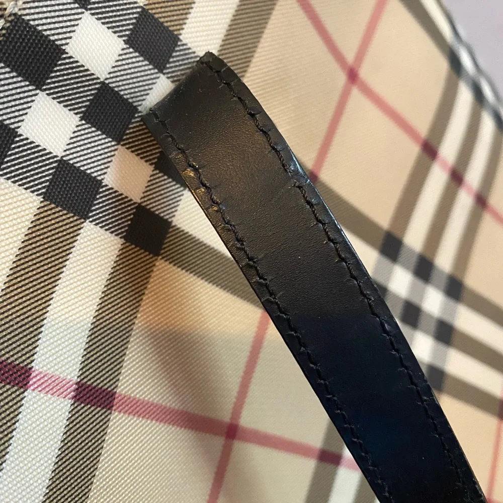Burberry tote bag. - Picture 9 of 9